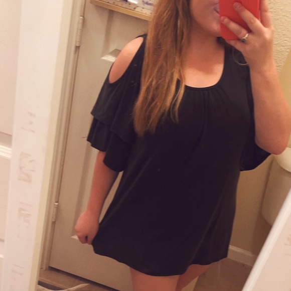 Cold Shoulder Layered Sleeve Black Dress - Picture 2 of 2